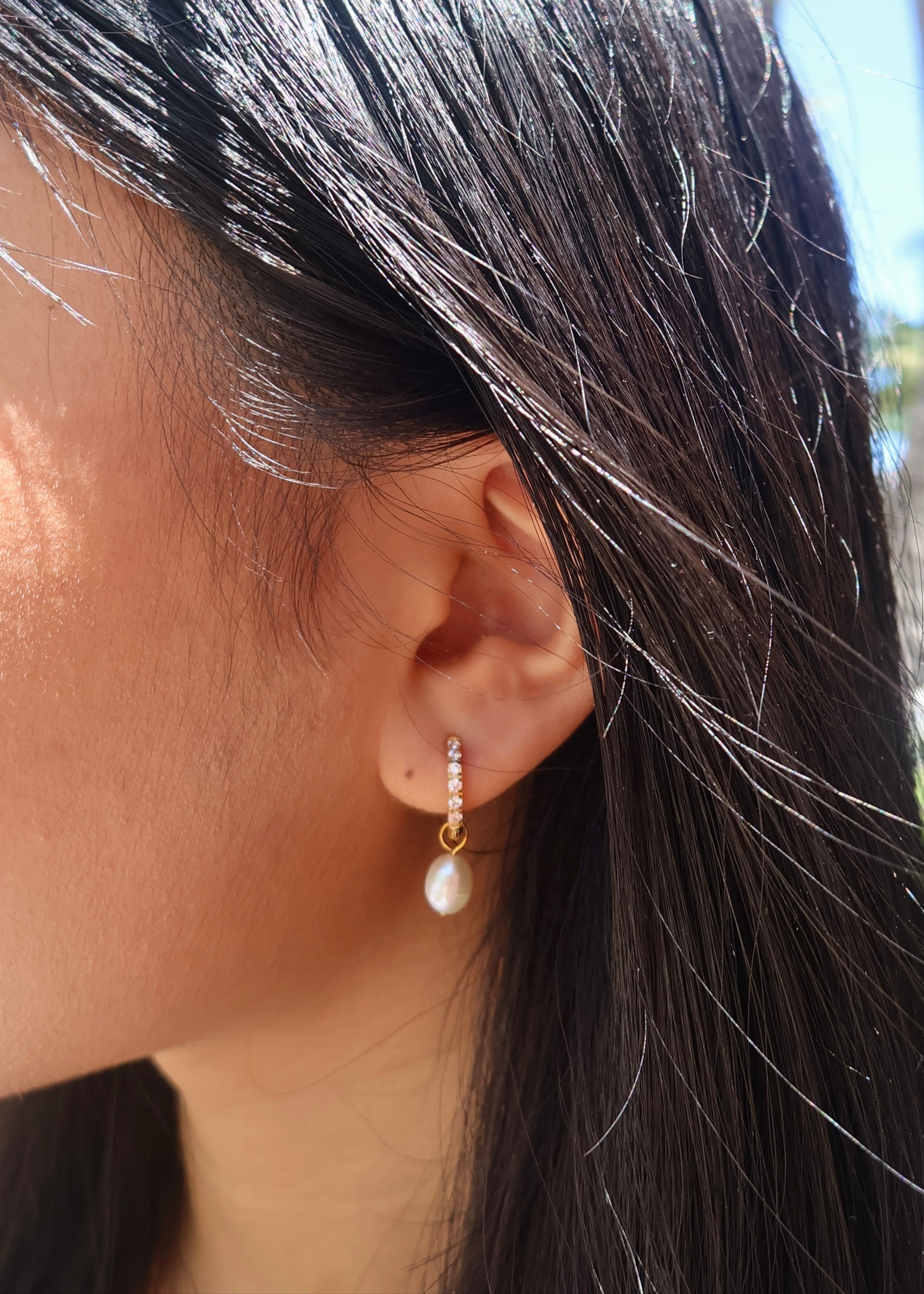 Dangling Pearl Earrings