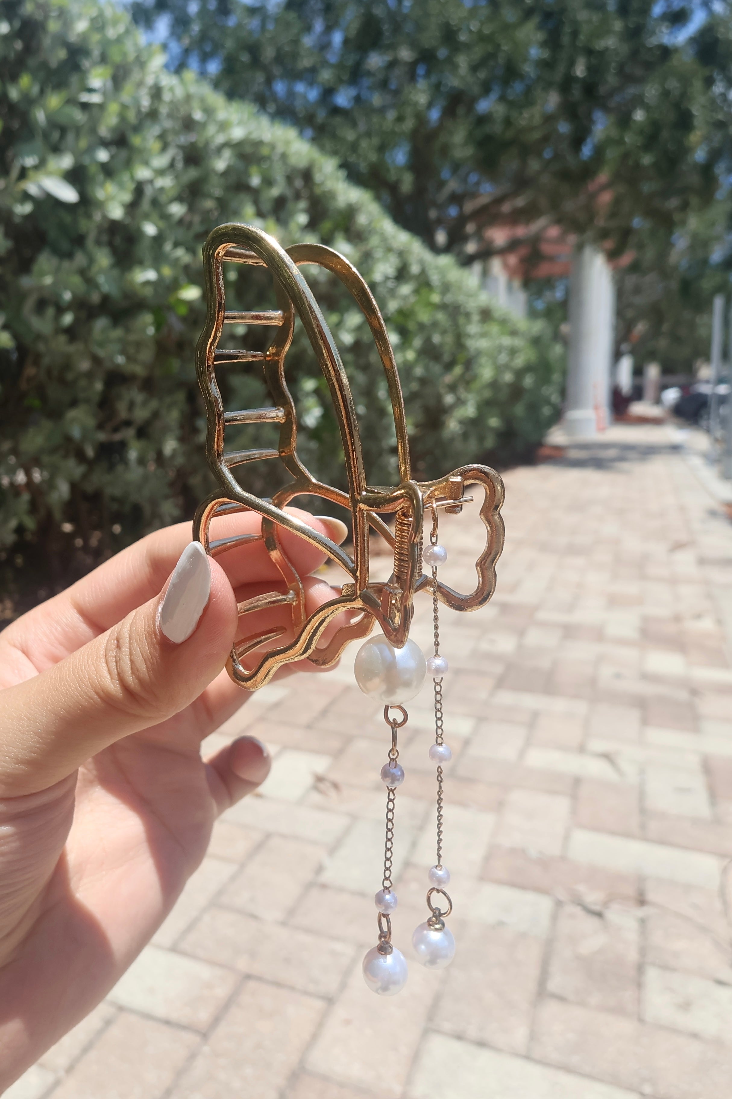 Pearl Drop Butterfly Claw Clip