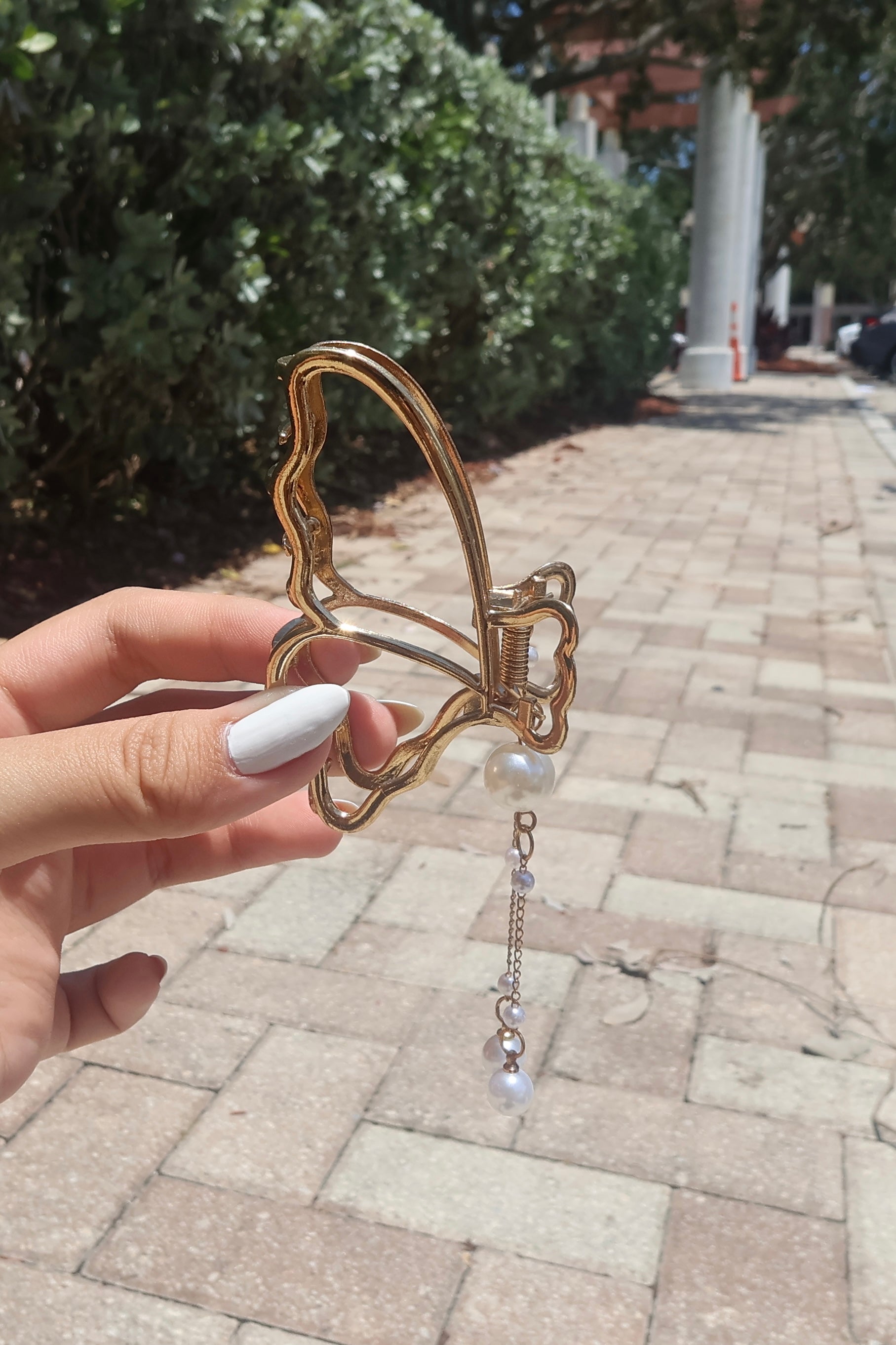 Pearl Drop Butterfly Claw Clip