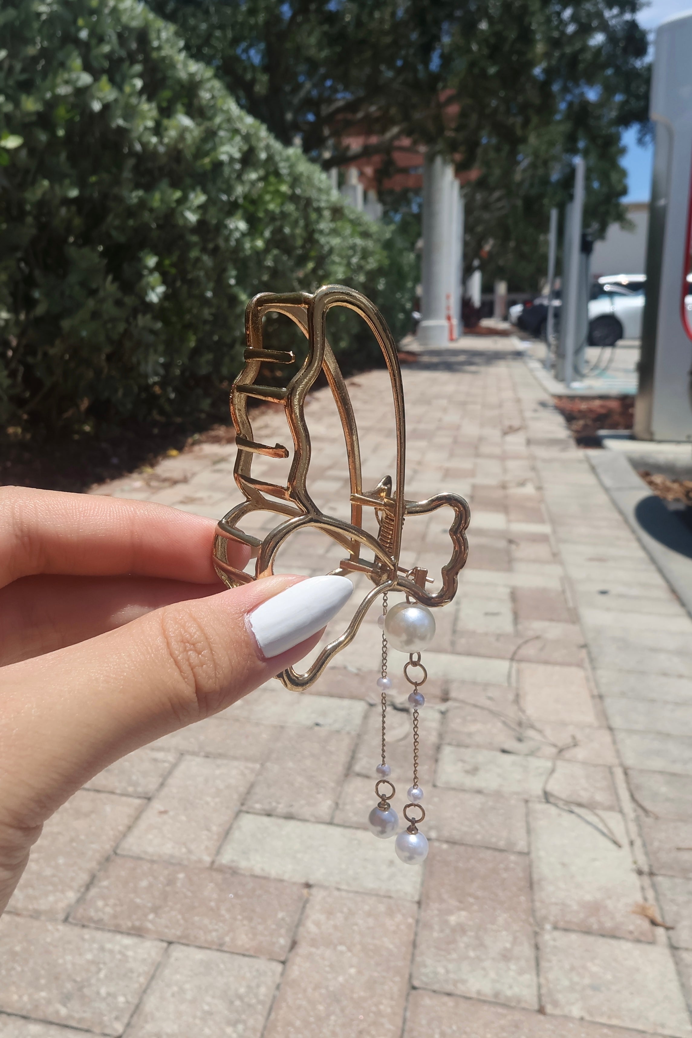 Pearl Drop Butterfly Claw Clip